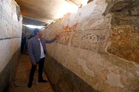 4400 Year Old Tomb Discovered Near Giza Pyramids Reveals History Of