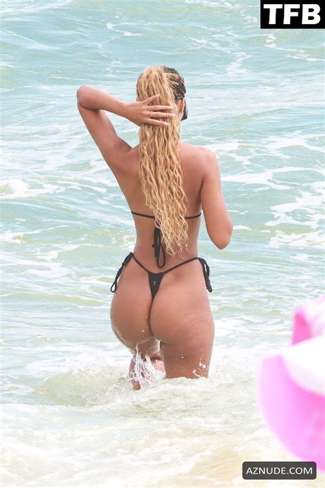 juliana nalu sexy shows off her amazing butt and curves wearing a hot bikini on the beach in rio