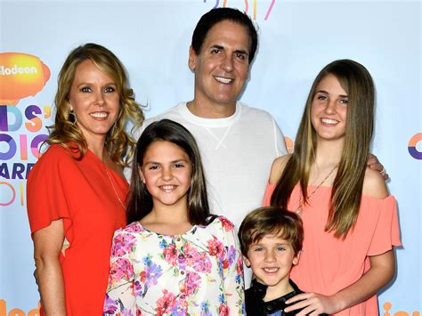 When Mark Cuban Drives His 15 Year Old Daughter To School He Rolls