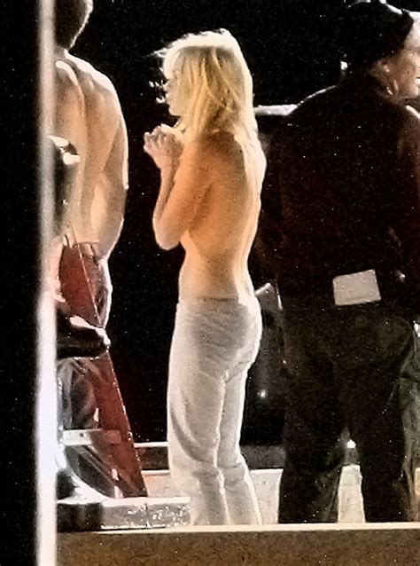 Anna Faris Is Naked. 