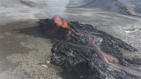 Icelandic Eruption Continues To Wow As Drone Captures New Fissure Rtm