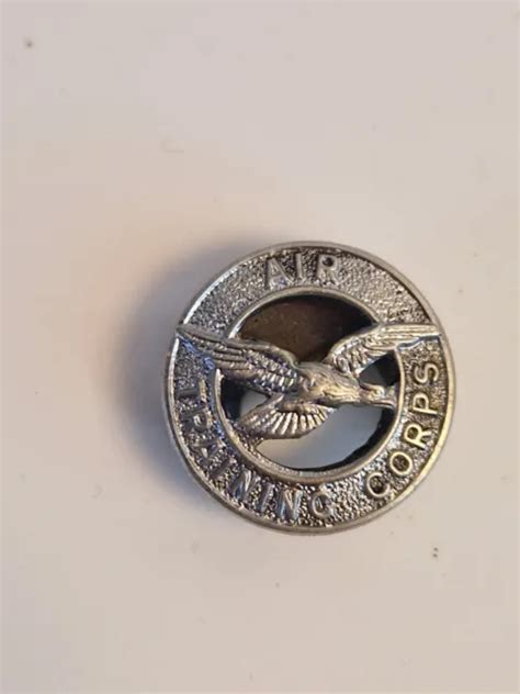 Original Ww2 Air Training Corps Lapel Badge Half Moon Fixing 988