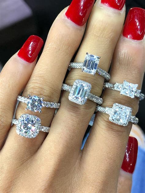 What Is A Halo Ring Pros And Cons Of Halo Engagement Rings