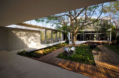 Courtyard Modern House Studio Mm Architect