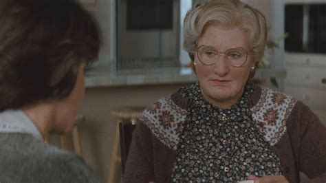 doubtfire cast reunites after 25 years honors robin williams ph