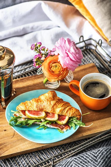 The Best Mothers Day Breakfast In Bed Recipes Hellofresh Food Blog
