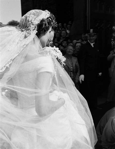 a look back at jfk and jackie kennedy s wedding day in photos jackie kennedy wedding vintage