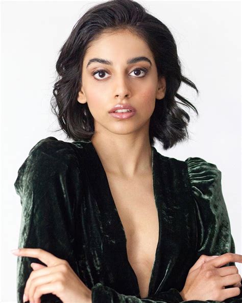 Shiuli (banita sandhu) is one such intern at the same hot. Banita Sandhu New Latest HD Photos | Aditya Varma Movie ...