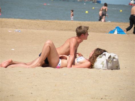 Zee2008169 In Gallery Young Couple Fuck At Beach
