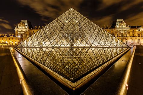 Glass Pyramid In Louvre Museum Louvre Architecture Images