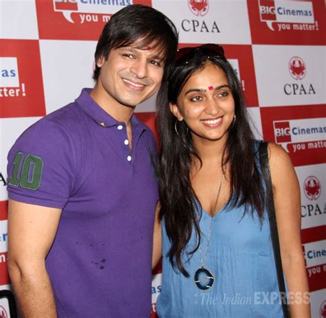 Vivek Oberoi Accopanied By His Pretty Wife Priyanka Bollywood