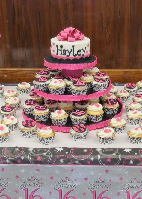 Sweet Sixteen Cupcake Cakes