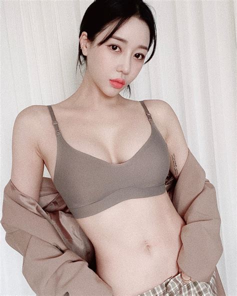 Instagram Yuria Official P Yuria Official Dj Korean Korea Asian