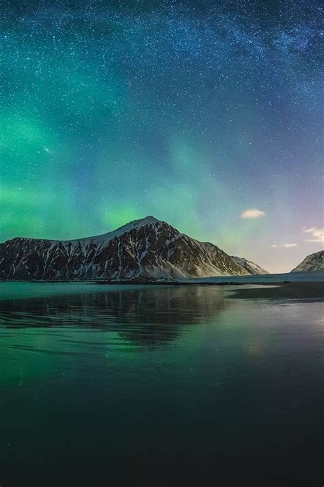 Northern Lights Iceland Mountain Sea Night 640x960 Iphone 44s