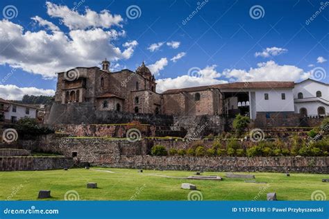 库斯科秘鲁都市风景 在大教堂的看法 库存照片 图片 包括有 街市 山脉 主要 都市风景 目的地 113745188