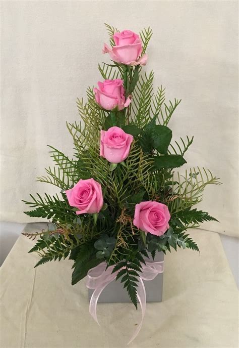 Pin By Rhoda Mclean On Floral Arrangements In 2020 Rose Flower