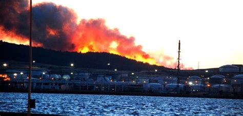 Soruların cevaplarını inceleyecek kısaca yangın, bir maddenin oksijen ile kimyasal bir reaksiyona girmesi ve bu reaksiyon sonucunda ısı ve. Petkim sahası içinde korkutan yangın! - GÜNCEL Haberleri