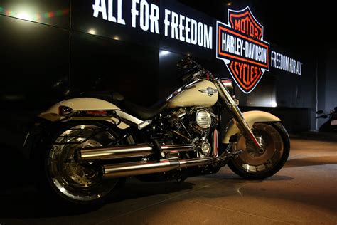 Check harley davidson bikes loan package price and cheap installments at the nearest harley. 2018 Harley Davidson Softail India Prices, Specifications ...