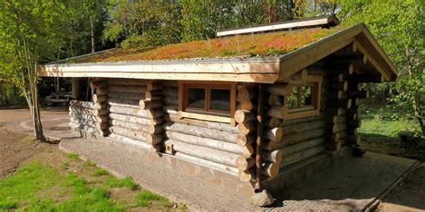 Das außenmaß beträgt 205 x 174 cm und die sauna kommt in naturbelassener farbe und aus nordischem fichtenholz daher. KELO-Sauna für den Garten kaufen | Sauna Wellness Kontor