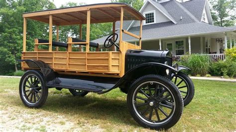 Ford Model T Huckster Wagon Front