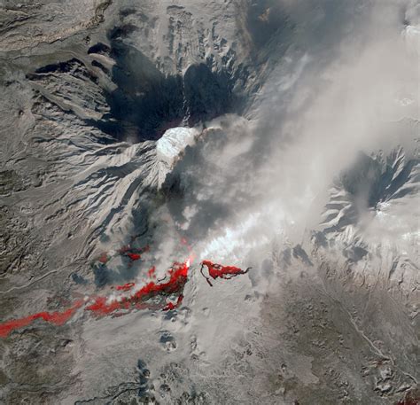 Nasa Satellite Captures New Russian Volcanic Eruption Flickr