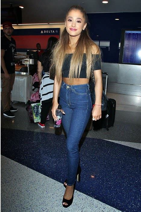 Ariana Grande Flaunts Toned Tummy And Shoulders At Airport Krazy