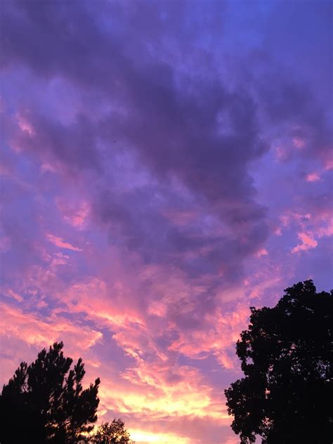 Fiery purple sunset. : CloudPorn