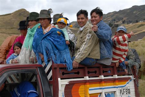 hitching a ride otavalo ecuador ecuador cultura comunidad