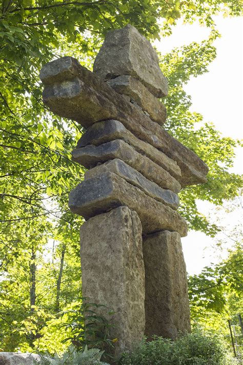 Statue Inukshuk Réalisée Par Lentreprise Maxhorti Spécialisée En
