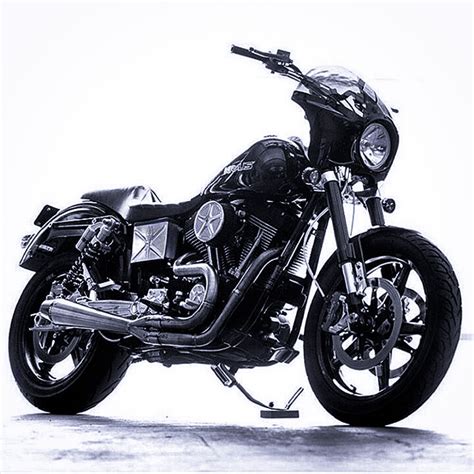 One of the most successful harley models of recent years. Club-Style H-D Dyna Street Bob. http://sixmoment.com ...
