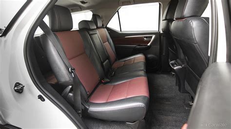 Fortuner Second Row Seats Image Fortuner Photos In India Carwale
