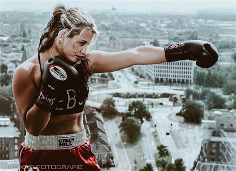 Pin By Rob Zierhopher On Womens Boxing Women Boxing Boss Lady Female