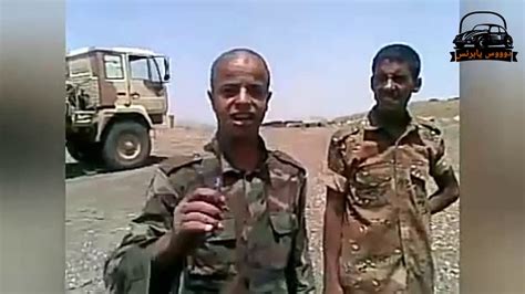 جندي يمني يأكل ضفدع وزواحف😱😁 ويقول بروست وجمبري 😱 - YouTube