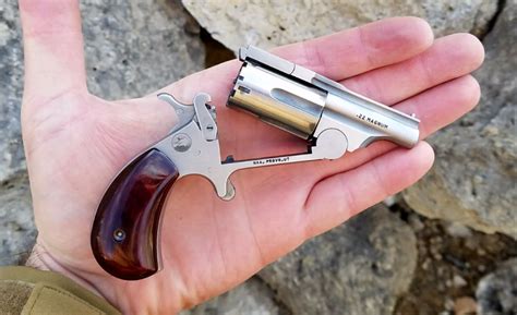 Mini Revolver 22 Magnum