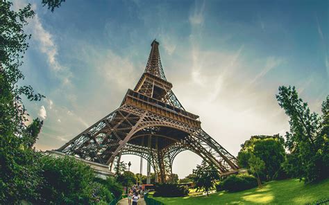 Discover The Best Spots To Capture The Eiffel Tower From