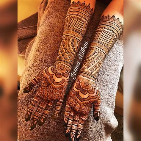 Complicated and intricate patterns, as well as simple and elegant patterns, can be used to fill full front arms. Full hand mehndi design - Simple Craft Ideas
