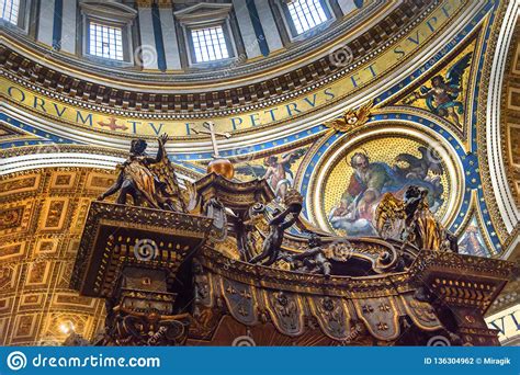 Altare Med Berninis Baldacchino Inre Av Sts Peter Basilika I Vaticanen