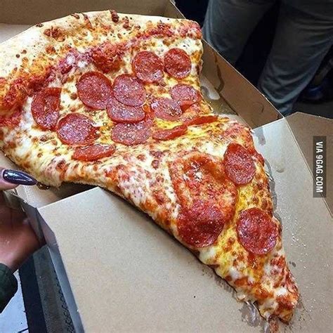 This Pizza Looks Really Sexy Sexypizza9gag 9gagmobile By 9gag I