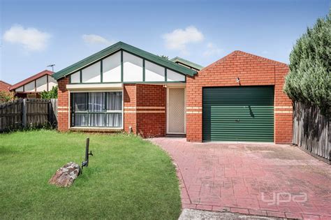 4 Hovea Close Meadow Heights Vic 3048 Domain