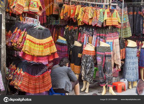 thailand-chiang-mai-hilltribes-market-december-2014-woman-middle-ethnic