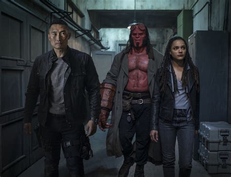 Хеллбой Hellboy фильм 2019 кадры трейлеры смотреть онлайн