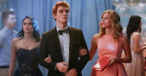 Riverdale Why The Show Needs To Drop The Archiebettyveronica Love