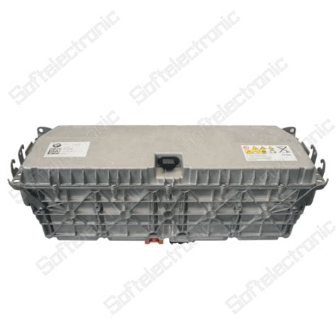 Any issue leaving the hood unlatched for the lead to the charger? BMW BMS / SME / ActiveHybrid 3 - Electronic Battery Management System