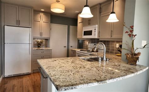 Whether your kitchen is a throwback or brand new, decorating with oak cabinets and white appliances is easier than you think. Kitchen Designs on a Budget - Kitchen | Indian Kitchen