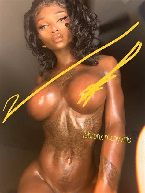 Shemale Perfect Body Nude