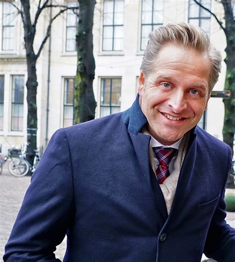 Prime minister mark rutte was vaccinated with the. Han van der Horst: Hugo de Jonge pist lekker tegen ...