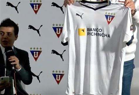 Liga de quito camiseta 2021. Liga de Quito presentó su camiseta oficial para la ...