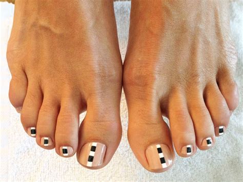 Just The Strip Matching Landing Strip Nails And Toes With Images