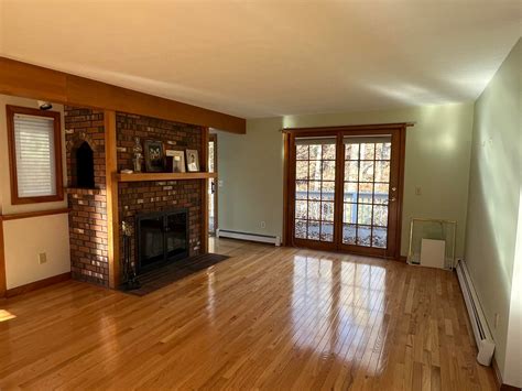 Year Round rental! East Falmouth, $3200 per month plus utilities. Three