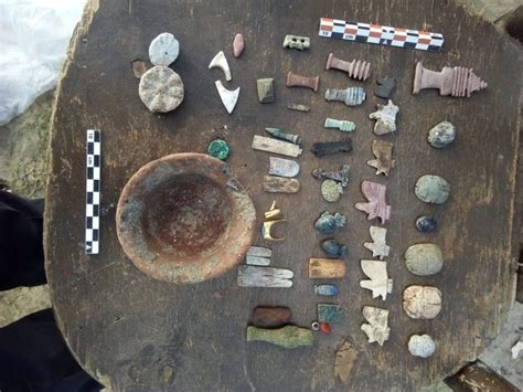 Egyptian Archaeological Mission Unearths Roman Pottery Coffins In Damietta